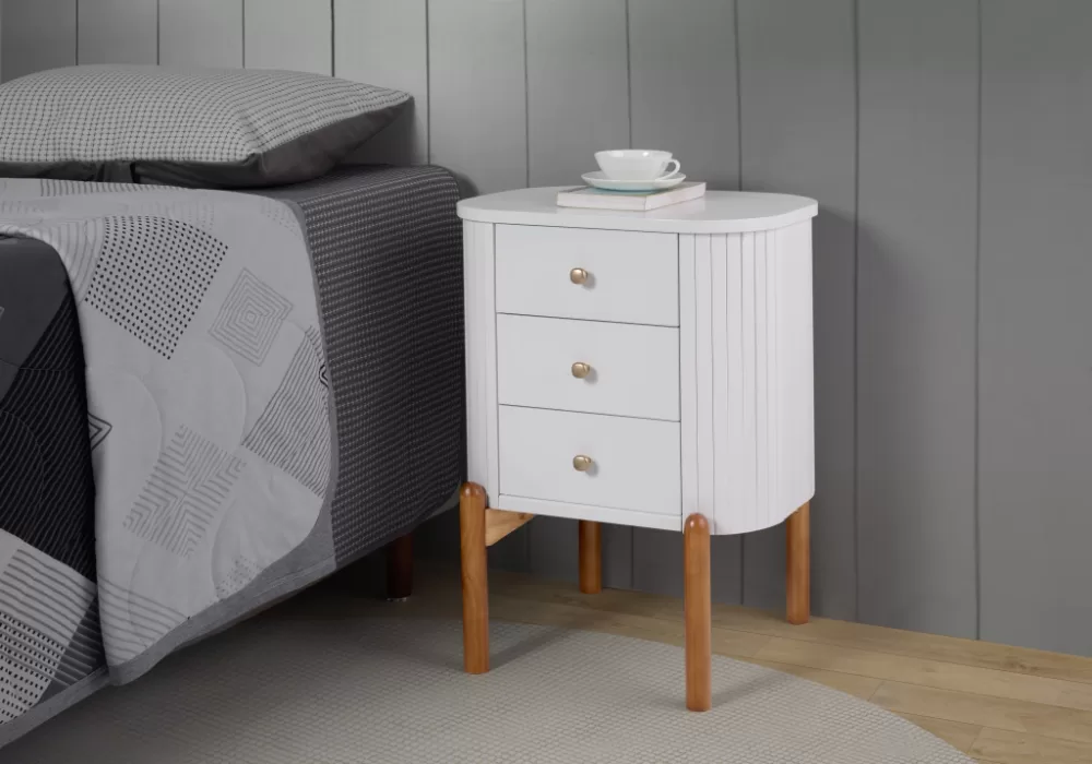 Mesa de Cabeceira 3 Gavetas – Design Moderno e Funcional