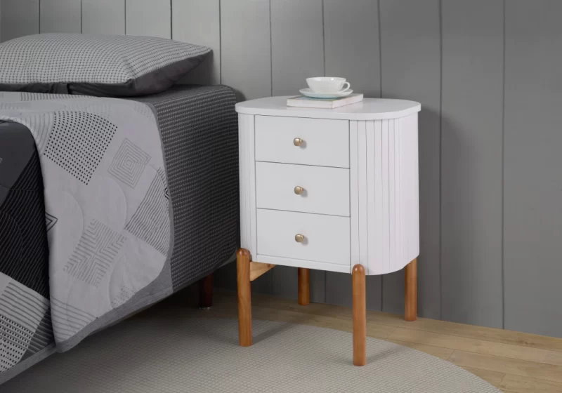 Mesa de Cabeceira 3 Gavetas – Design Moderno e Funcional